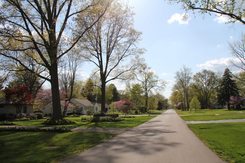 neighborhood-1057105_1920-800x533